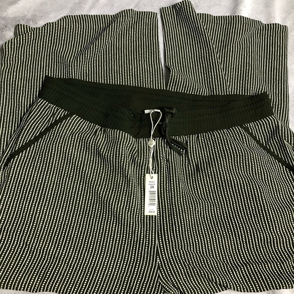 Max Studio Cropped Printed Pants - Picture 5 of 7